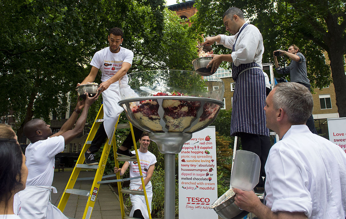 当地时间2013年7月24日,英国伦敦,英国乐购超市(tesco)打造了世界最大