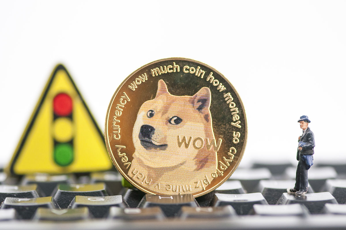 它也没有上涨很多要在那个高峰期获利有人必须在狗狗币上有很多钱我怀疑有人这样做。