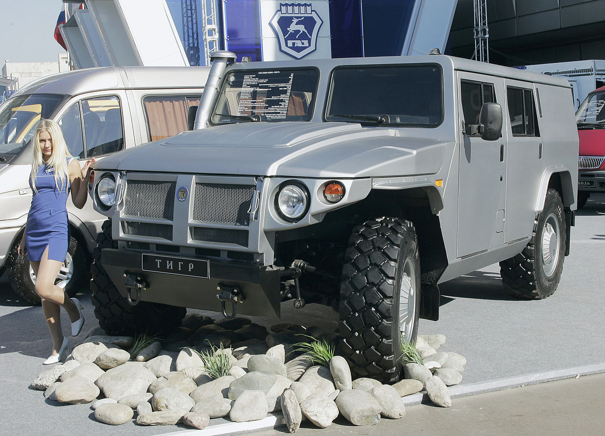 2005年8月24日,俄罗斯莫斯科,2005国际车展开幕.gaz-3106 tigr (老虎)