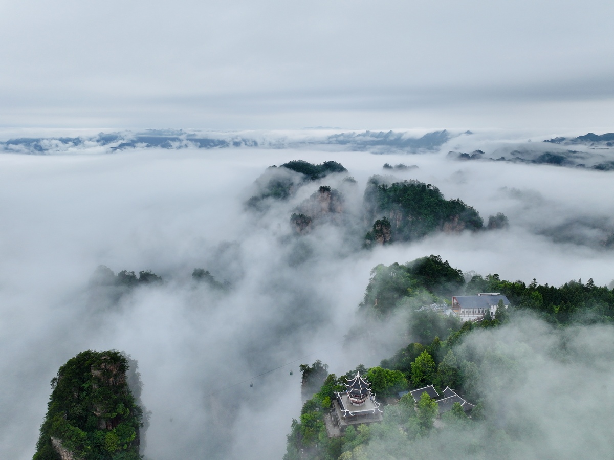 观音山上观山水下联