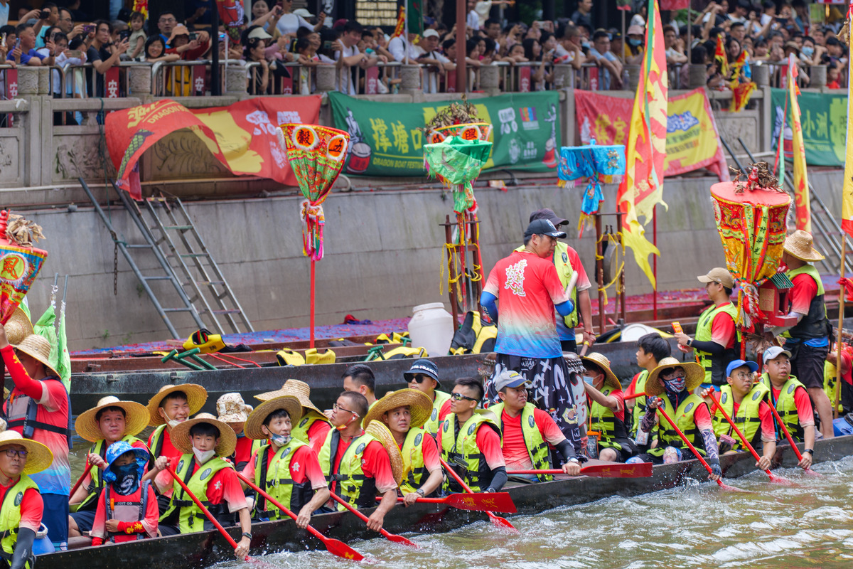 决胜时刻，15岁少年鼓手“鼓”舞人心！中国龙舟男队夺冠背后的故事
