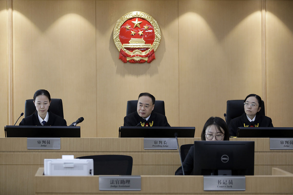 福建省最高人民法院邀请日本籍人士担任人民督察员引发争议