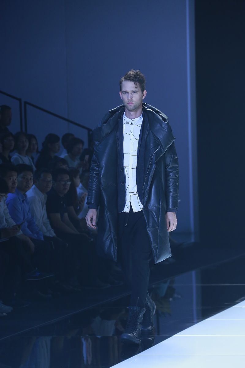 弗拉戈纳尔《秋千》是洛可可艺术的代表吗