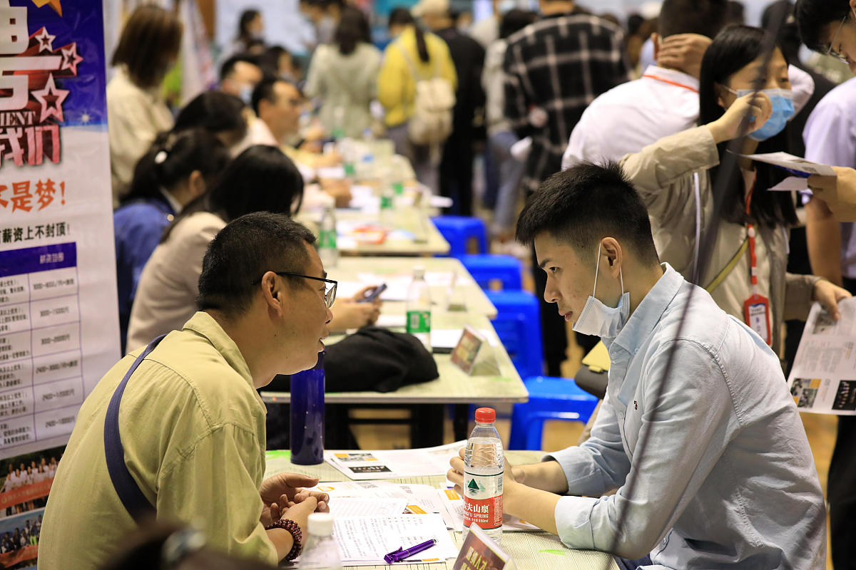 贵州贵阳经贸职业学校2022年专业设置：电子商务、国际贸易等热门专业