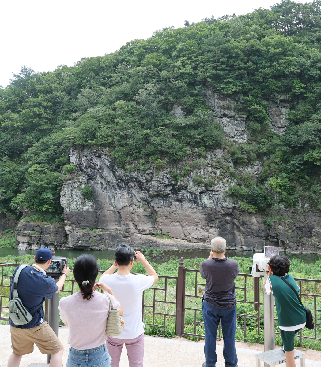 连南万山朝王石漠公园：人文景观、教育课程与讲义全方位解析