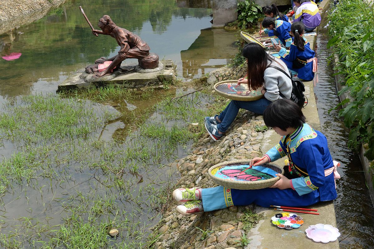 初中生报读贵州卫校毕业后就业前景分析