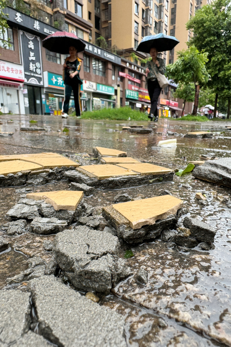甘肃发布强对流黄色预警：全省多地需警惕雷雨大风等极端天气