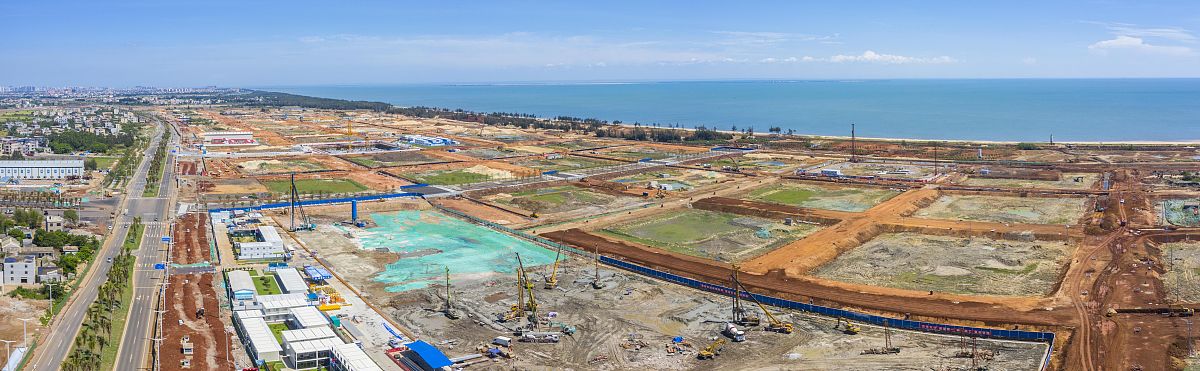 西部陆海新通道建设中存在着土地征用问题、环境保护问题、安全保障问题、合同履行与招标问题等法律问题