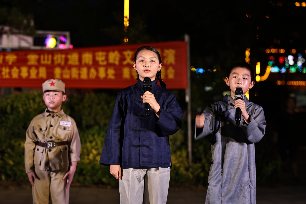 请帮我写一份串词节目如下第一个节目是朗诵《建党百年》第二个是情景剧《我的少年生活》第三个是歌曲《少年》》
