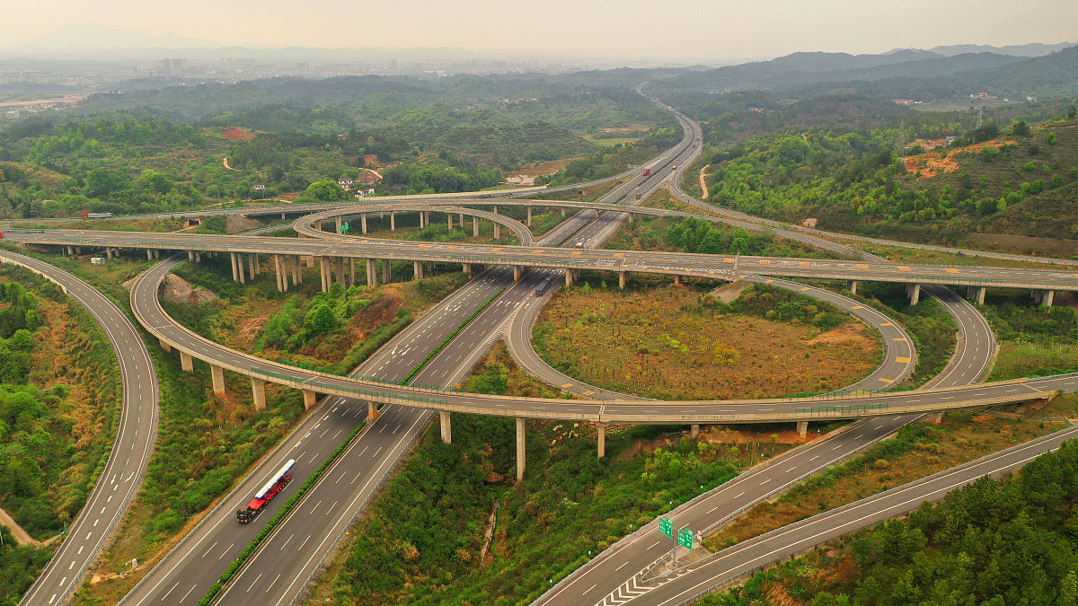 山东公路技师学院招生专业：公路工程、交通运输、物流等专业任你选