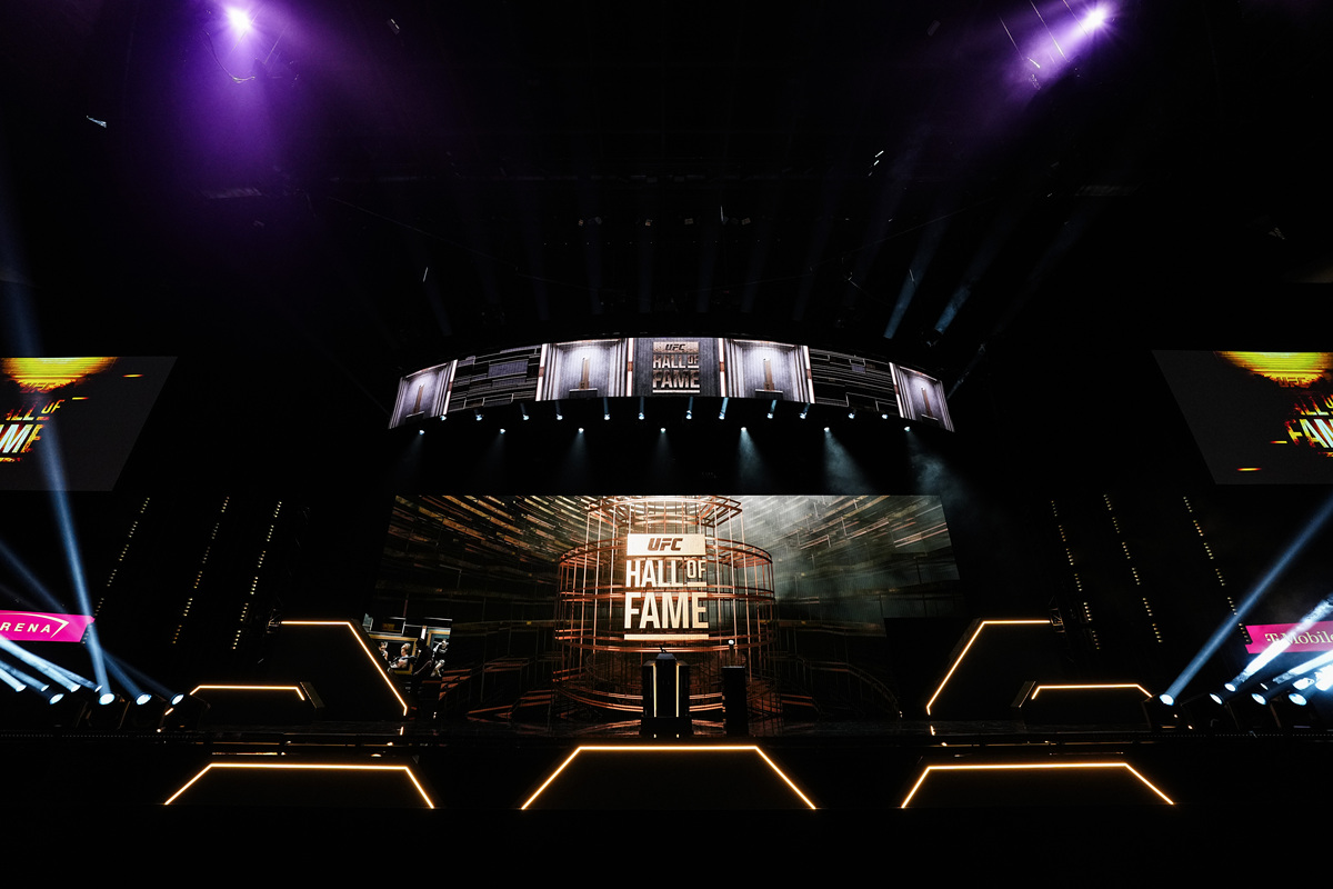 详细表述一下电竞产业和时尚这方面的影响力