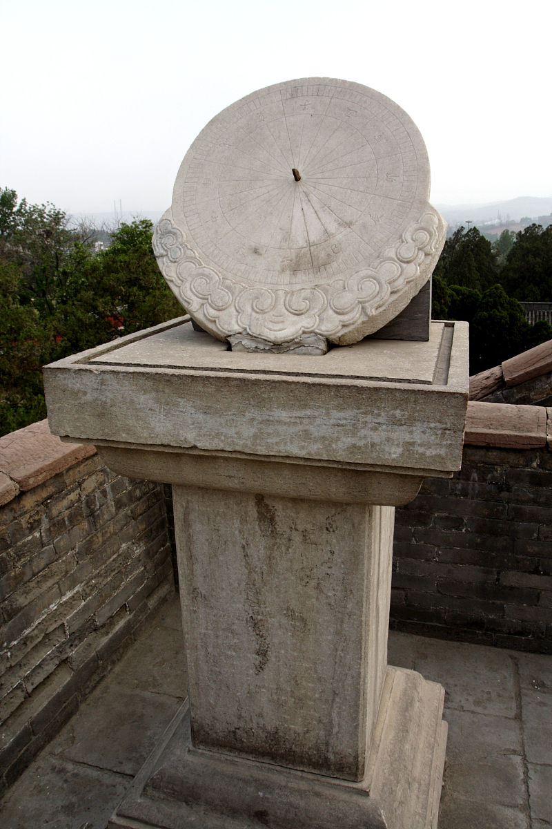 :秦始皇摸电线会怎么样?