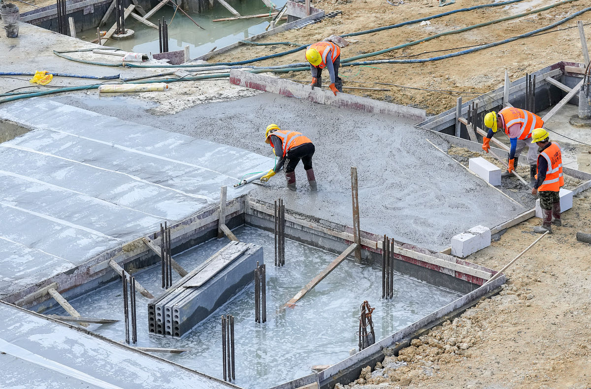 基坑冠梁回弹？钢支撑受拉？有关联吗？