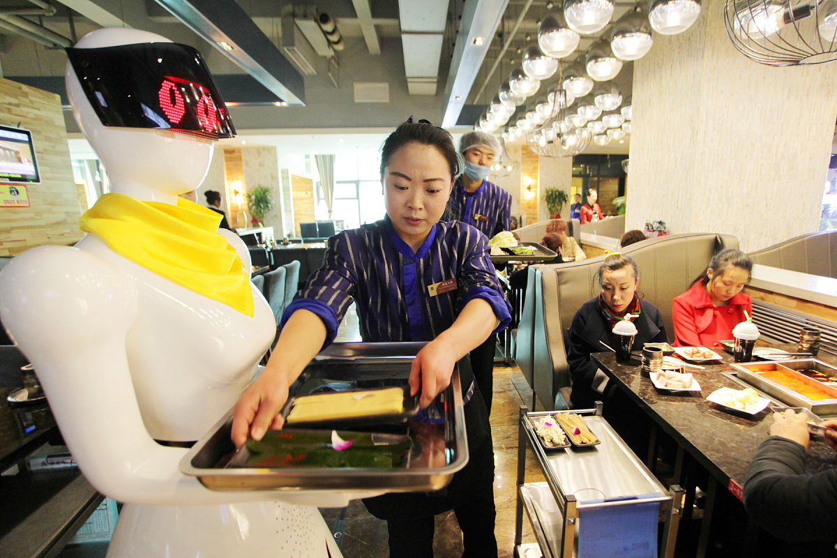 肯德基楼面经理实习经验分享：团队协作与管理实践