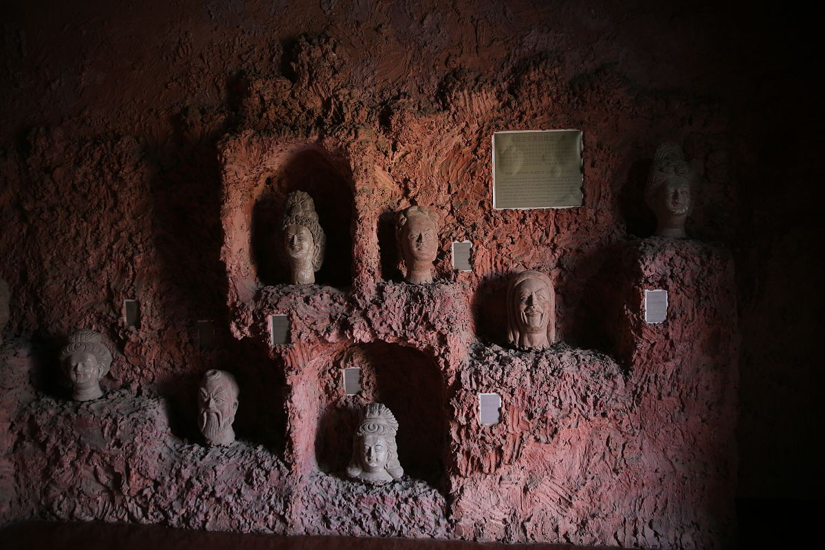 新疆历史概览：千字简明总结