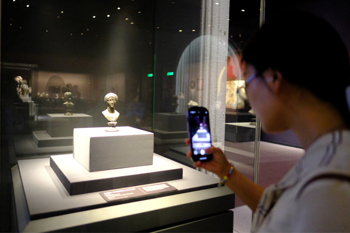 文化数字化：探索文物保护、博物馆、出版、艺术及产业发展