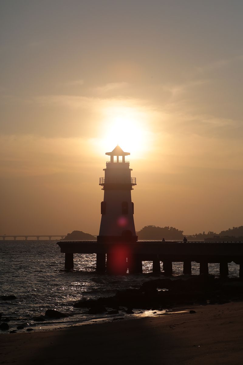 请帮我写关于甜甜恋爱的歌词