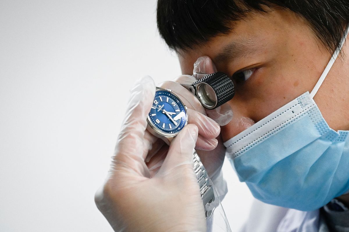 如何鉴定表的真假