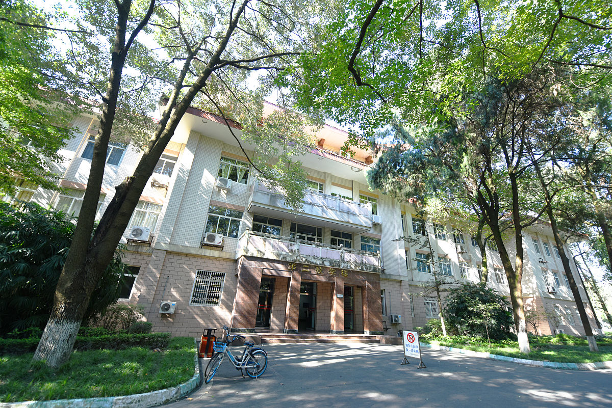 重庆长寿卫生学校校园环境：整洁、舒适、安全、适合学习