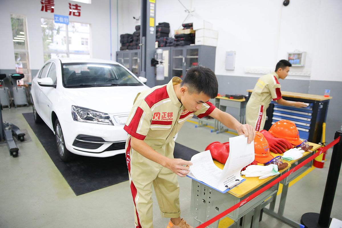 贵阳汽修学校学制:三年制,培养汽车维修技术人才 贵阳汽修学校学制:三年制,培养汽车维修技术人才