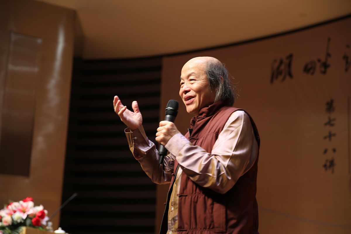 2014年04月11日,江苏省苏州市,林清玄举行《从人生的最底层出发》的主