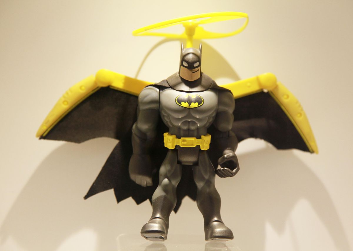 蝙蝠侠这个蝙蝠侠那个。蝙蝠侠不就是用来吓唬罪犯的神话吗？