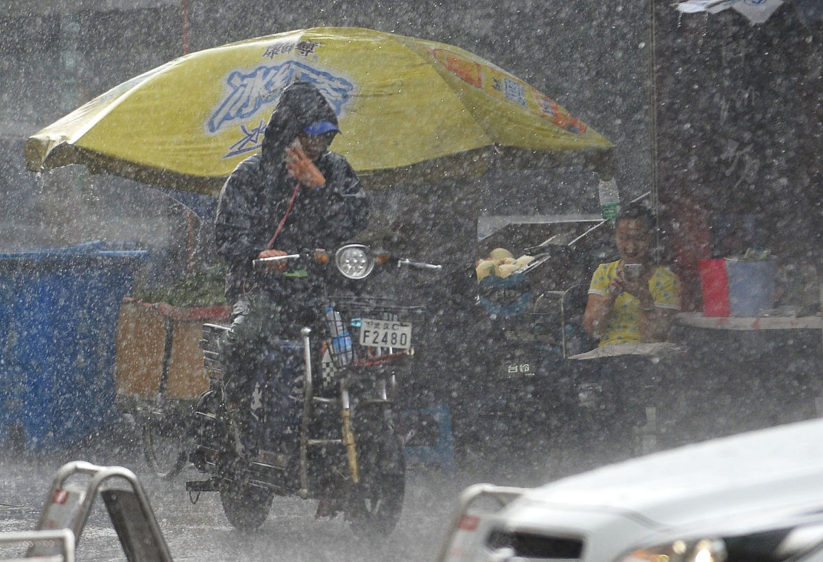 下雨天怎么办？应对雨天的实用指南