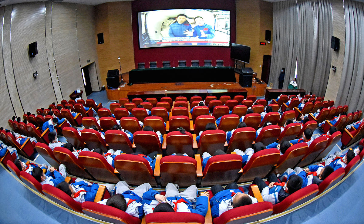 连云港工贸学校2021年招生简章 - 专业设置及报名指南