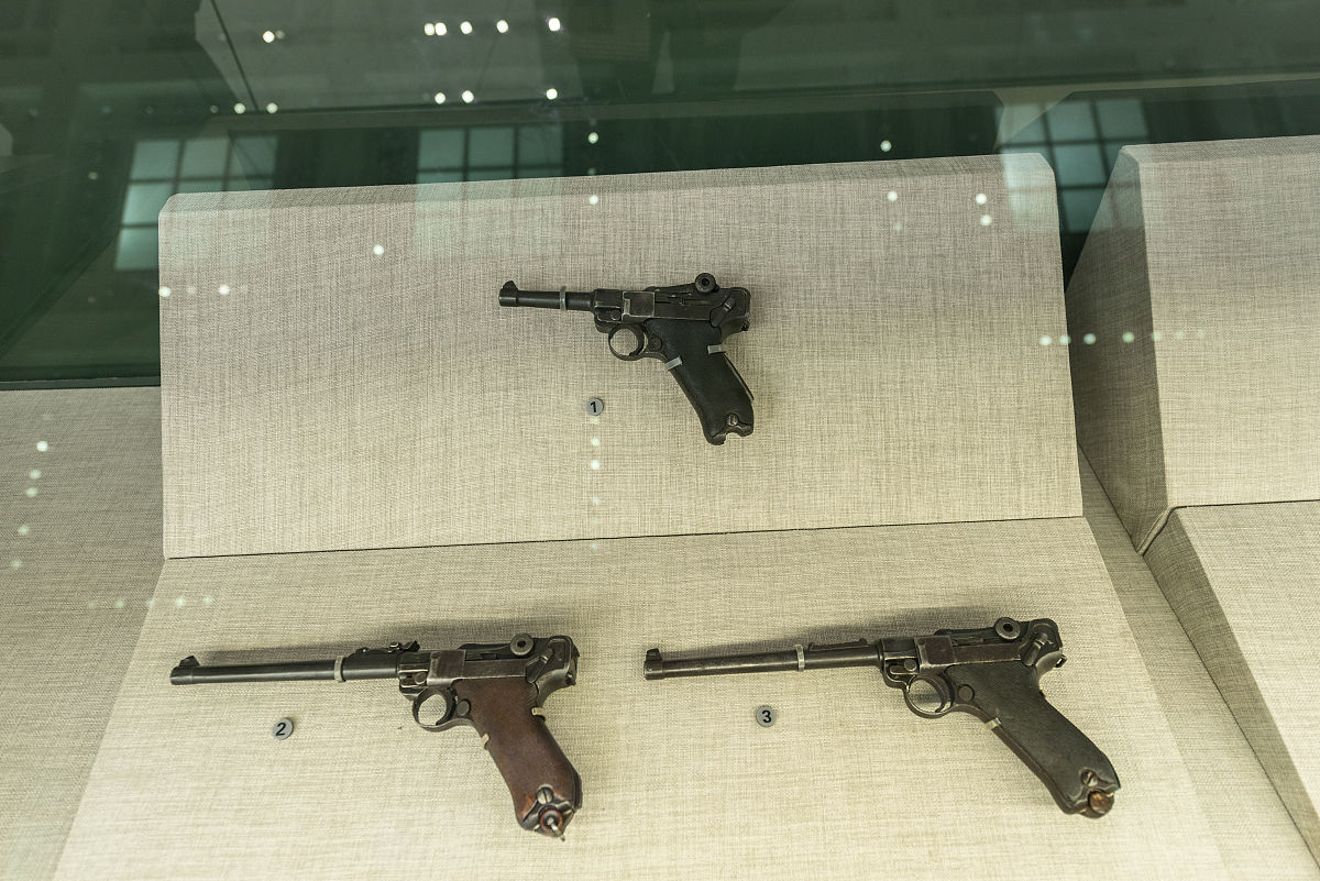 明清时期政治制度、社会状况、文化教育、经济发展、军事变革和外交政策概述