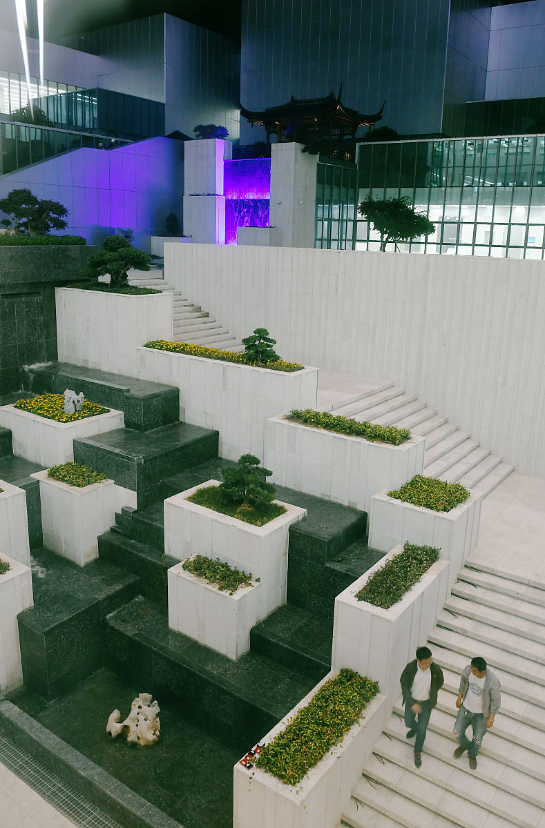 Changing planting densities will change maize canopy architecture which in turn impacts the ability to light interception and photosynthesis按照field crops research期刊的标准润色上面的句子