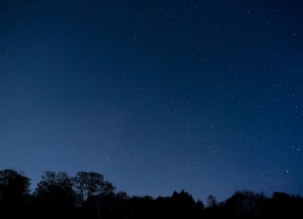 尼康d3200能用国产镜头回答+拓展