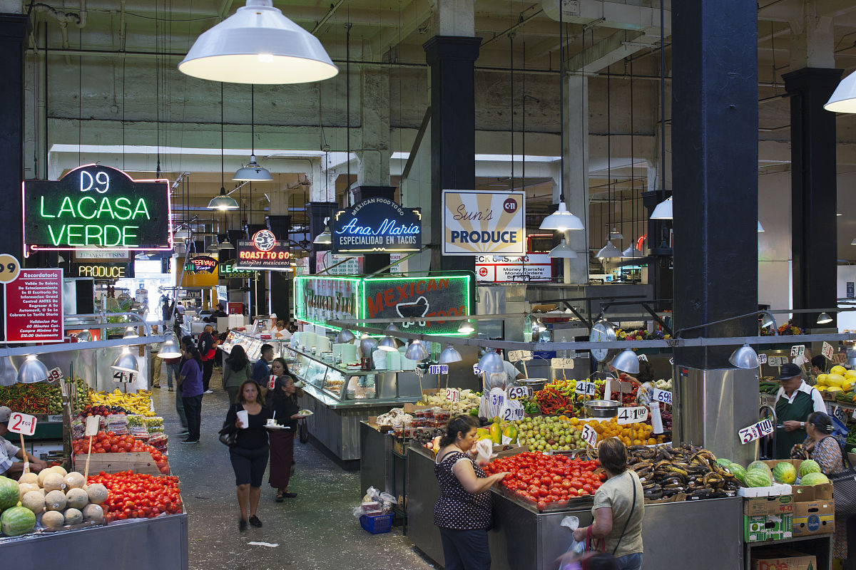 people,meat,horizontal,outdoors,indoors,market,vegetable,fruit,d