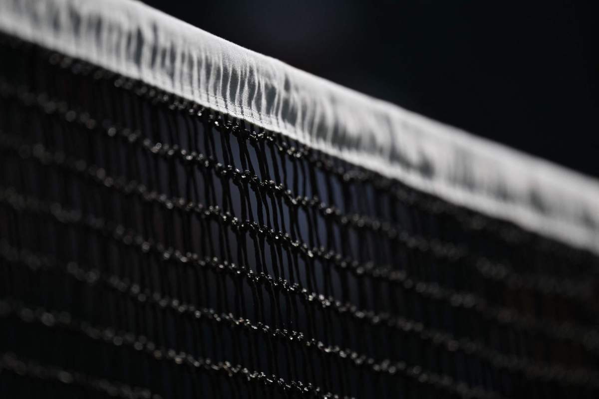 环氧树脂/碳纤维复合材料界面: 接触角与润湿性影响分析