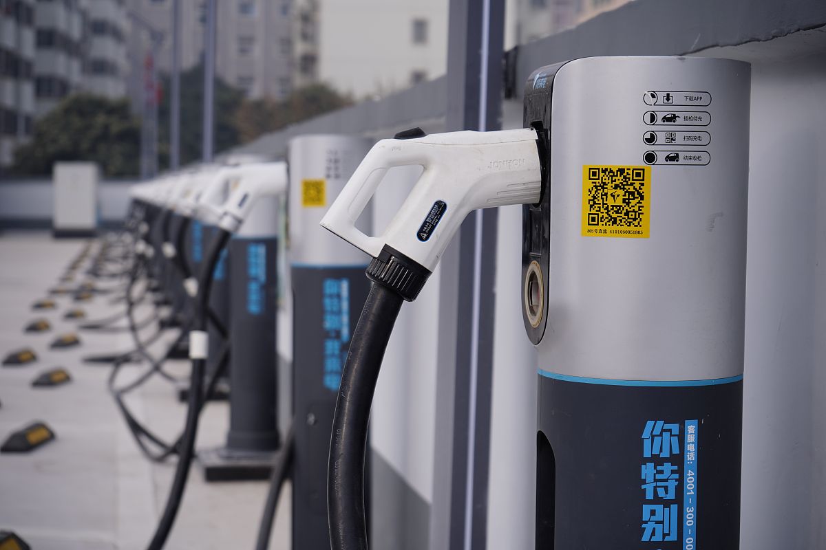 自行车充电桩可以接个小型洗车机吗帮我用200字详细描述