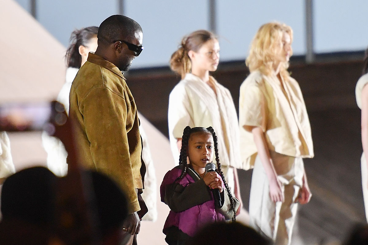 当地时间2020年3月2日,法国巴黎,2020秋冬巴黎时装周:yeezy season 8 