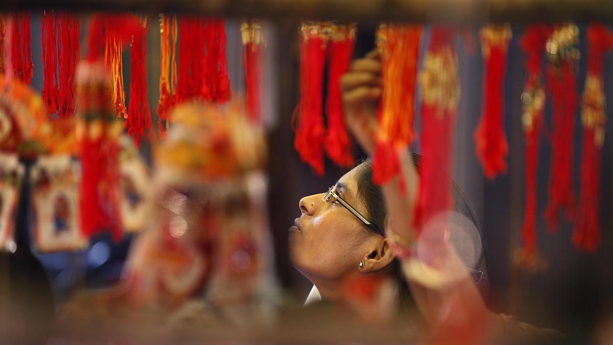 兄弟情谊，假期团圆：一首诗歌献给兄弟们