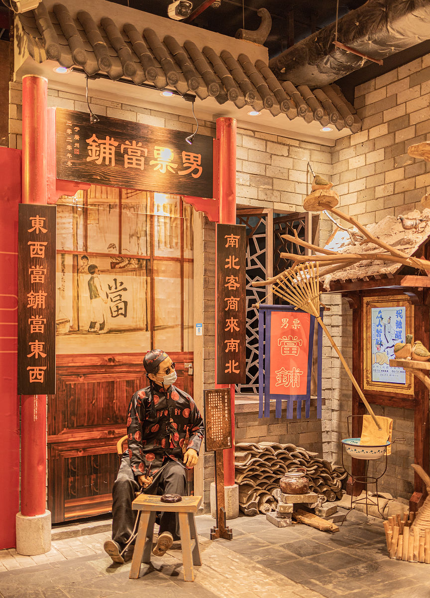 2021年2月26日,广州天河区,元宵节当天的时尚天河商业广场,街道上的"