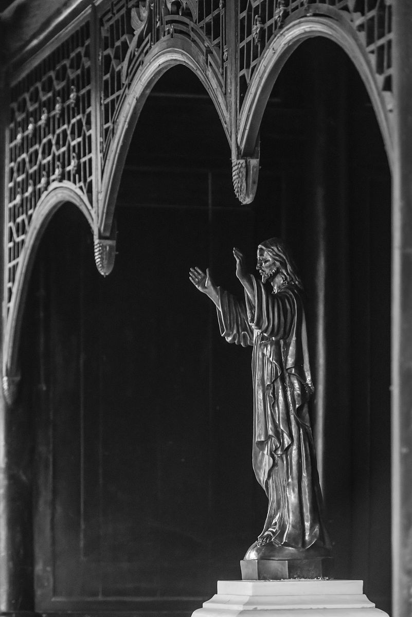 安提戈涅的象征之死：拉康对死亡驱动的解读