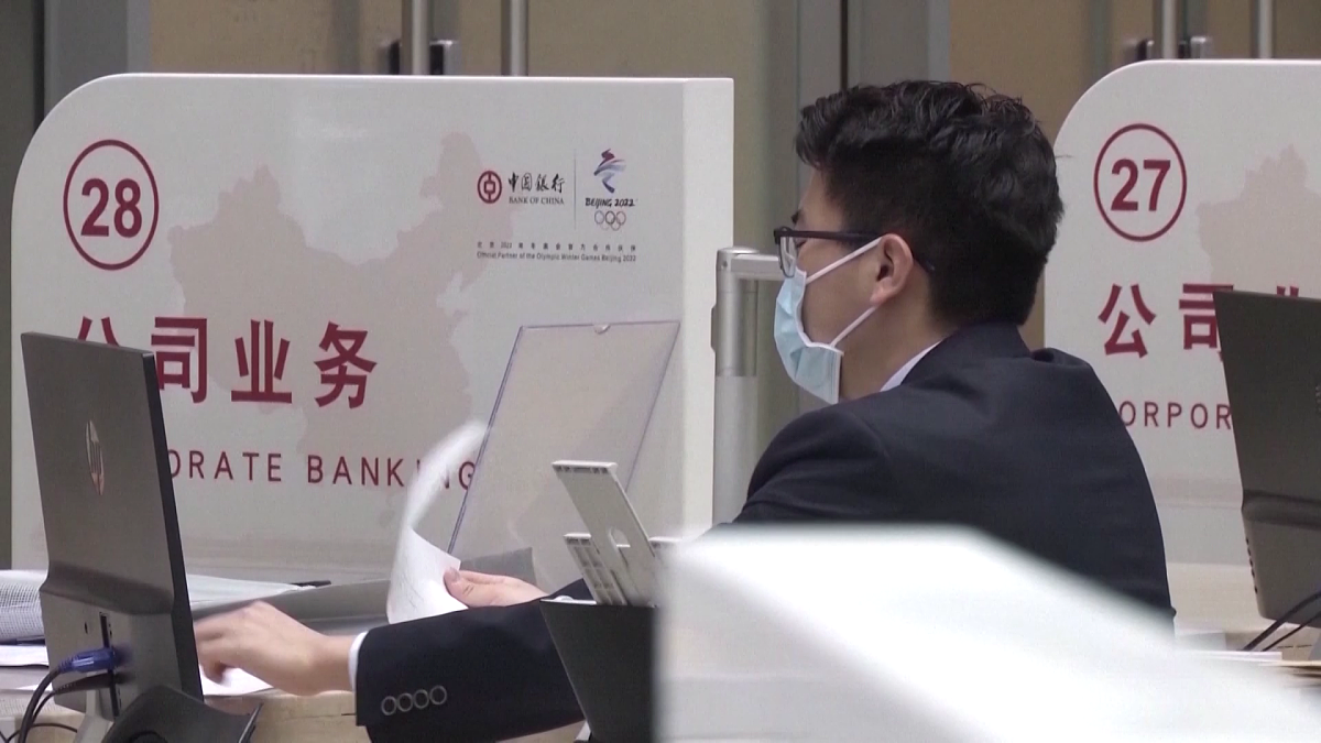 根据以下标书框架写一份标书一、项目介绍：该项目旨在为家办客户提供税务咨询服务以及配合浦发总分行开展客户沙龙活动并提供嘉宾与现场咨询解答。二、采购内容：该项目分为两部分：向我行家办客户提供税务咨询服务和配合浦发总分行开展客户沙龙活动并提供嘉宾与现场咨询解答。此外如果有赠送客户活动、内部培训等也需在方案中列出。三、项目预算：项目总预算为 48 万元。其中客户咨询根据咨询单价实际服务总人数进行费用结算；