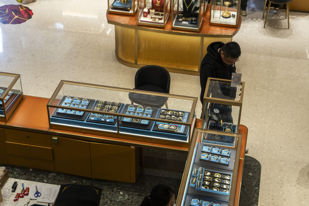 武汉珠宝加工学校珠宝玉石加工与营销有前途吗？需满足哪些招生条件