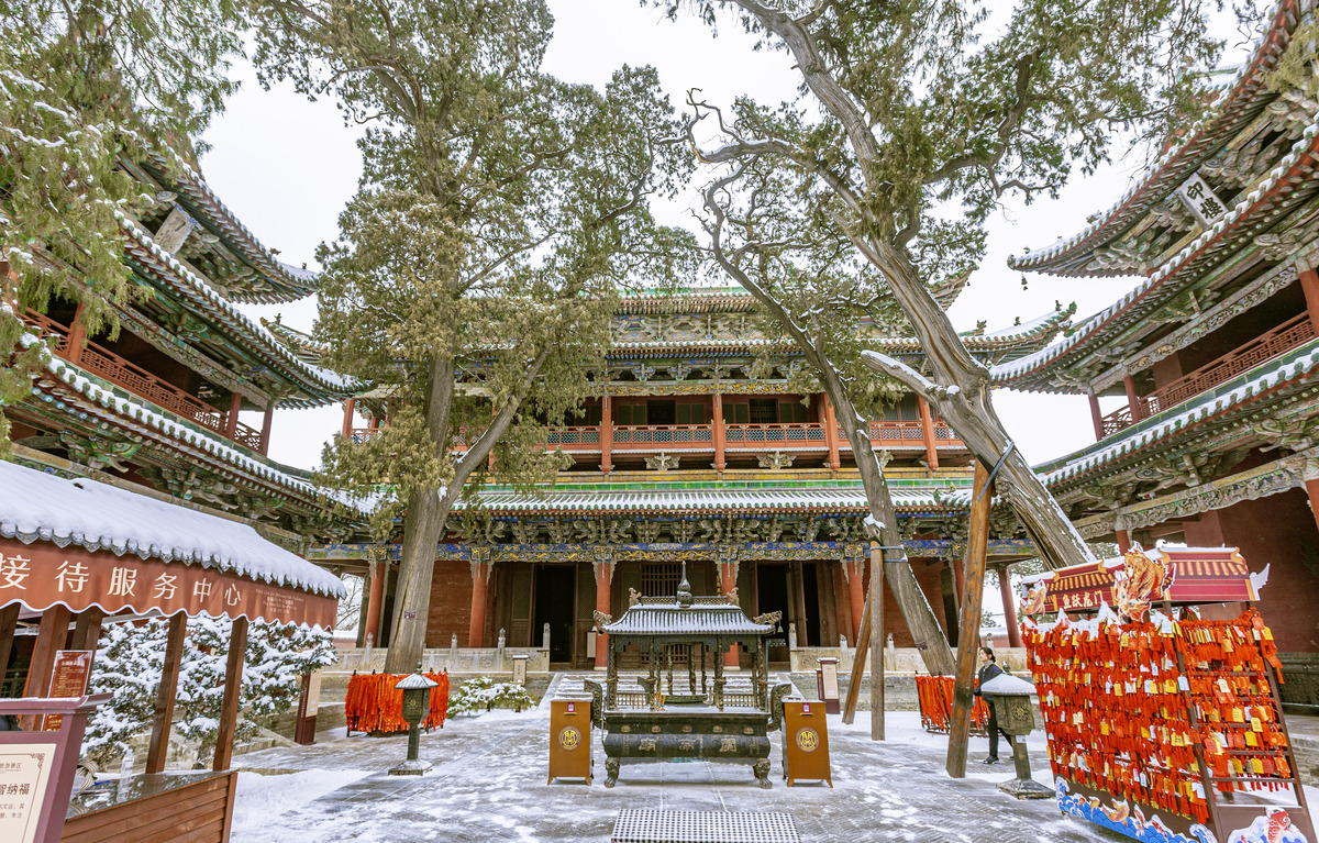 2026年1月20日,雪后的山西省运城市解州关帝庙宛如一.
