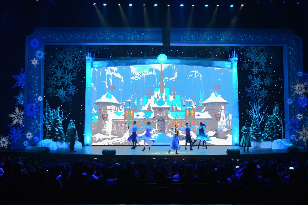 幼儿园组织冰雪奇缘话剧观影，发生踩踏事件！