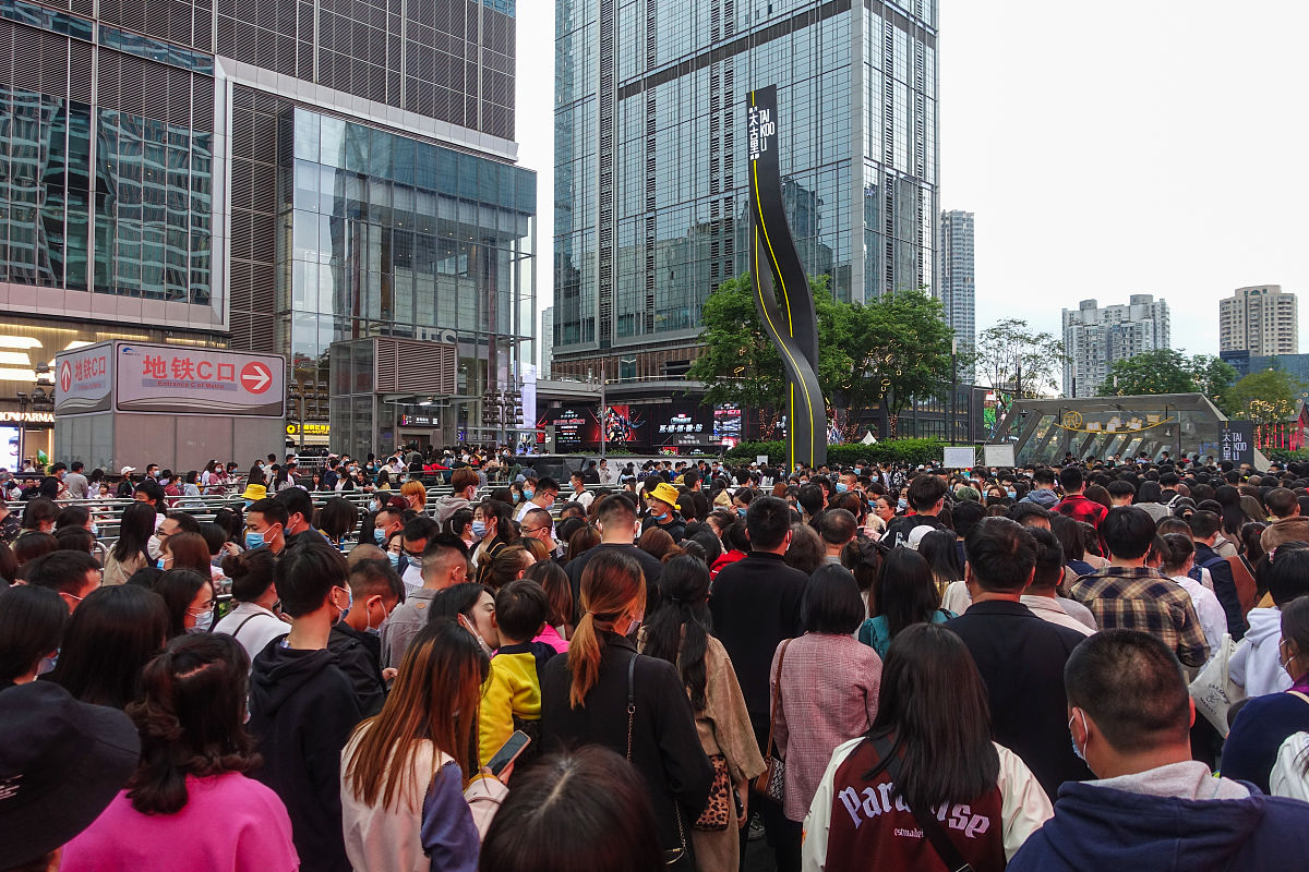 成都站交通枢纽：客流特征、问题分析与优化策略