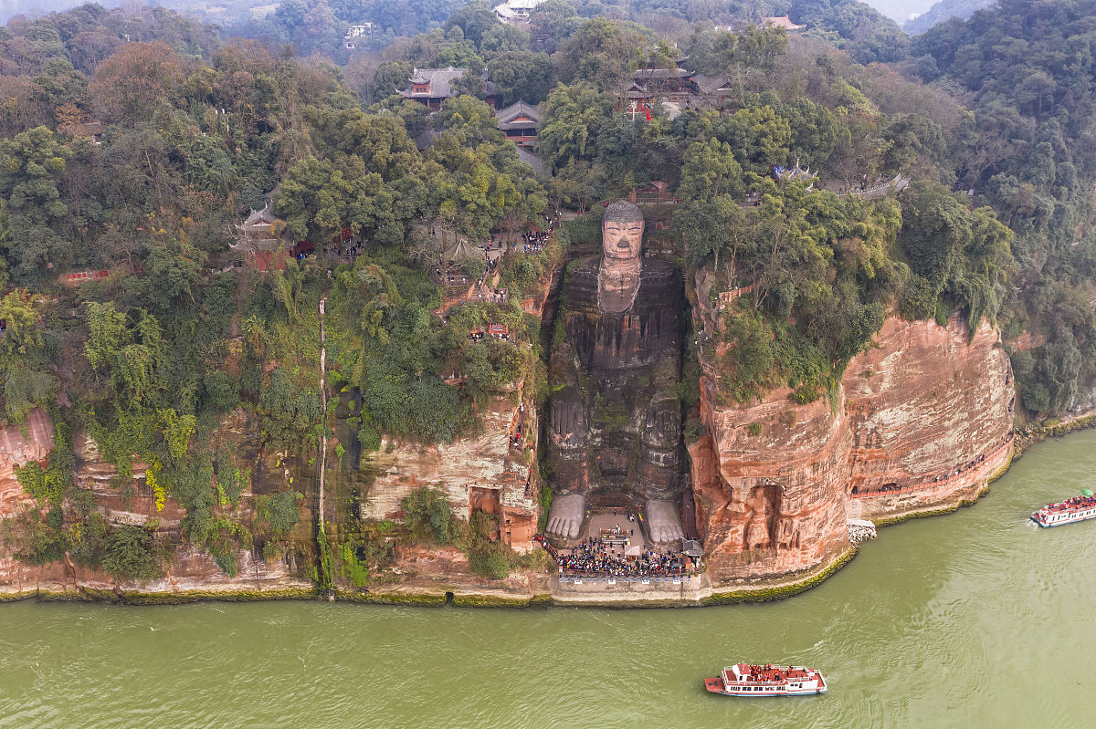 成都乐山峨眉德阳一周游：熊猫、佛像、美食和文化体验