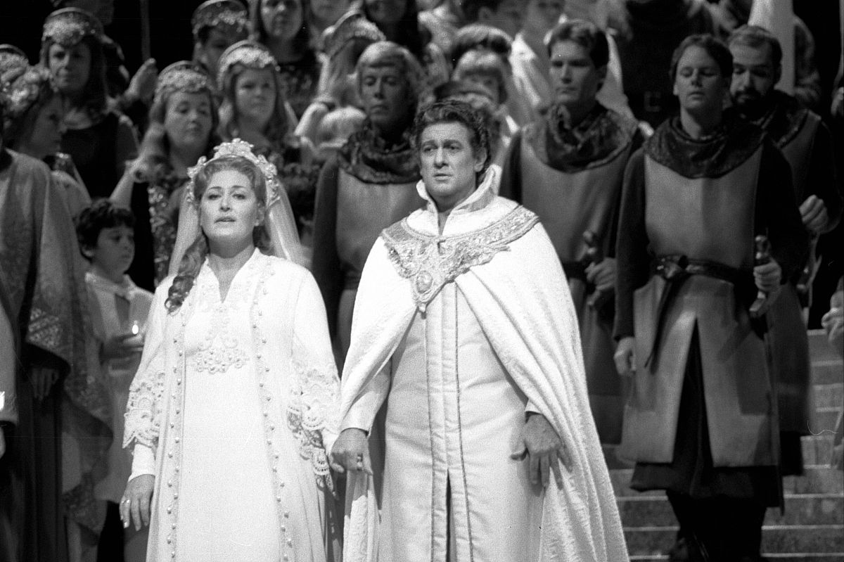 巴黎圣母院：爱情、复仇与传奇结局