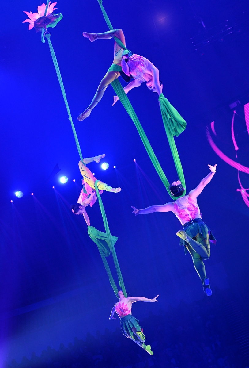 写一篇致辞：第四届川渝巴蜀杂技魔术展演致辞