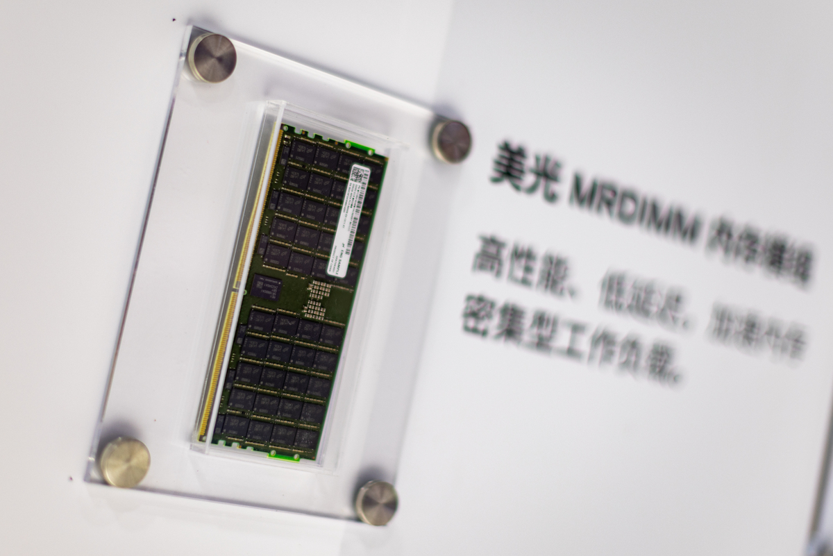 8x8 dot matrix display 26 English letters#include <reg52h> #define uchar unsigned char #define uint unsigned int sbit diola=P2^5; sbit dula=P2^6; sbit wela=P2^7; unsigned int countm=50i=0; uchar