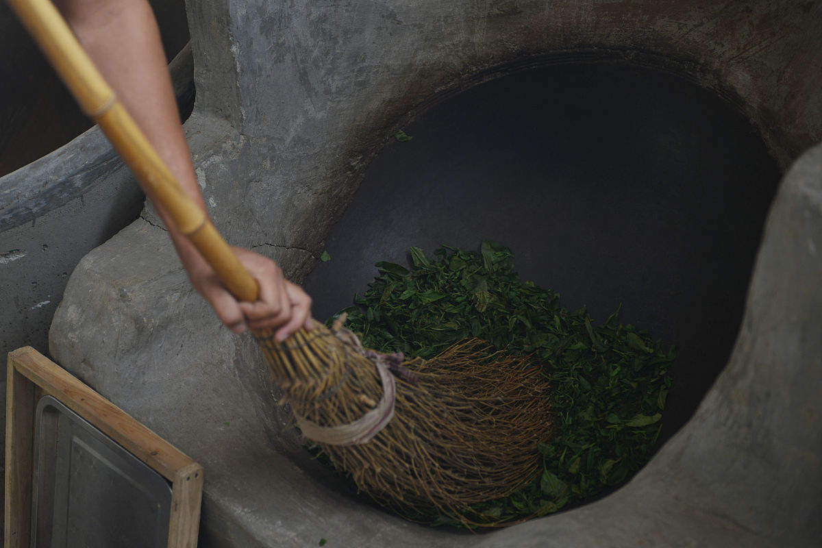 茶多酚与铁离子络合反应：影响及应对