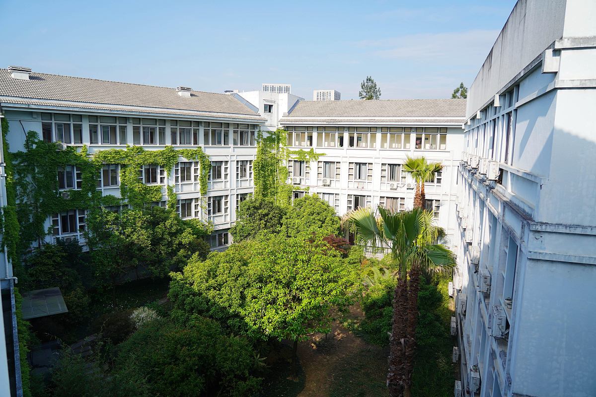 重庆医药卫生学校校园环境怎么样？好不好？