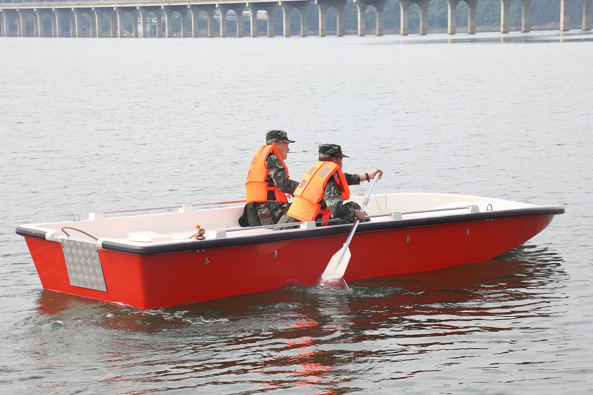 消防救援船：水上救生和火灾应对的关键利器